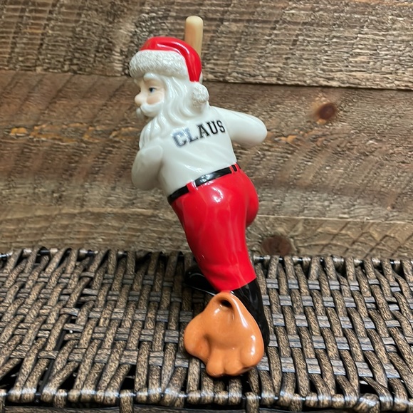 Lenox American by Design “2014 Baseball Santa” Figurine COLLECTIBLE - Picture 4 of 14
